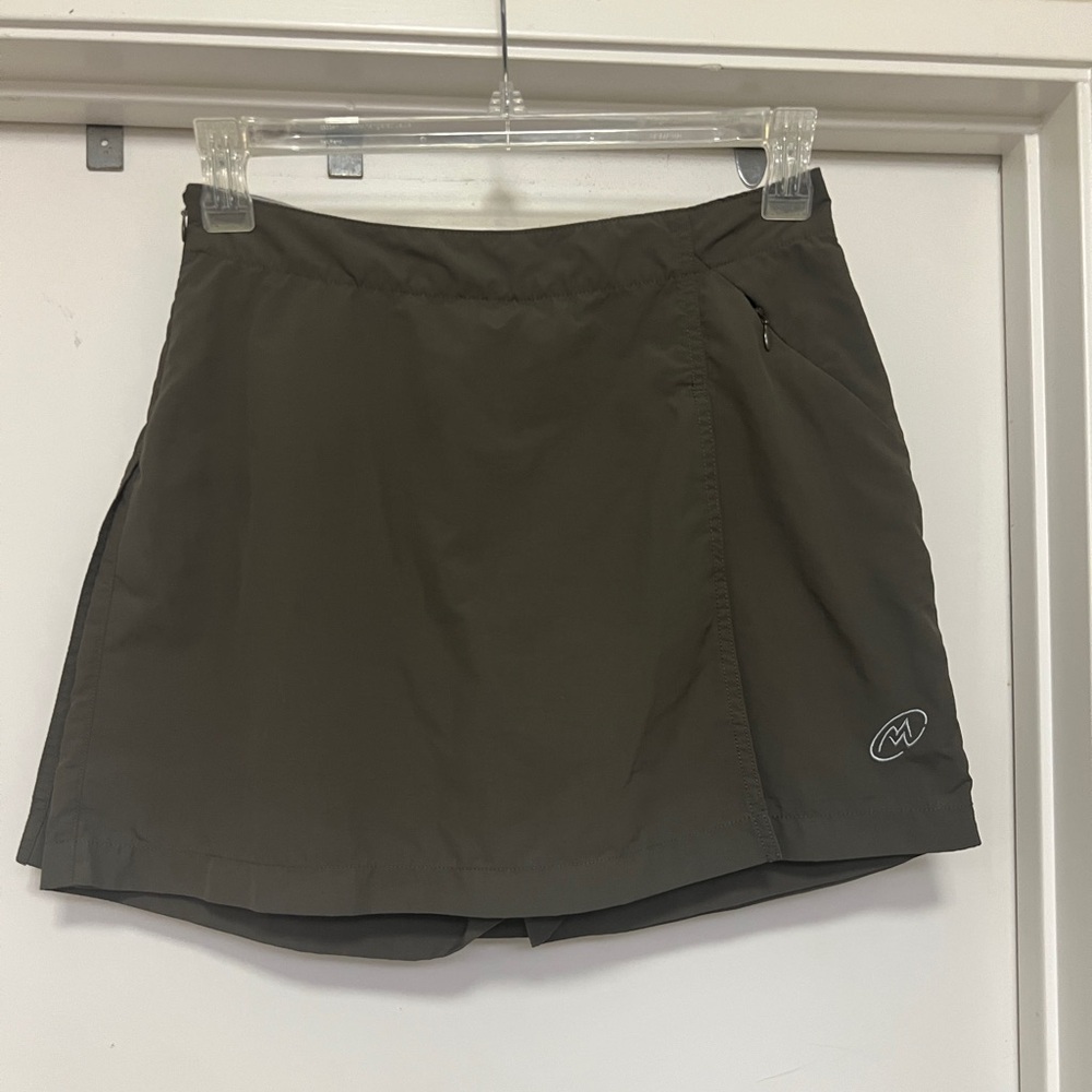 Cloudveil army green nylon skort - size 6